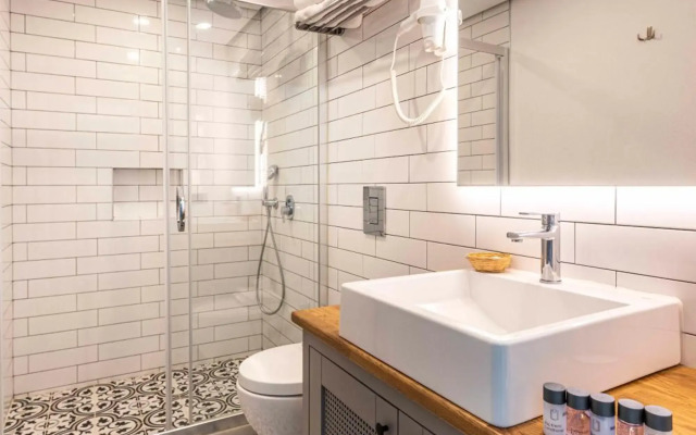 Yerli Otel Alacati