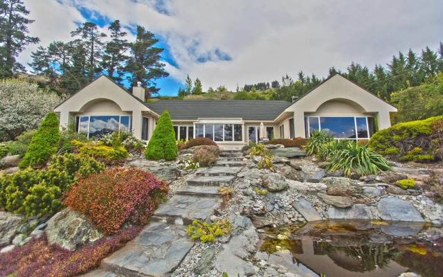 The Shan's Luxury Lodge