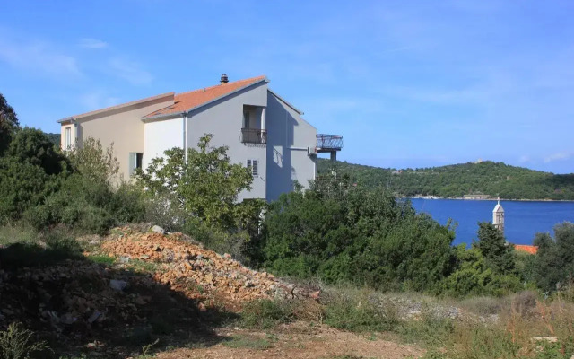 Apartment Vis 2470b