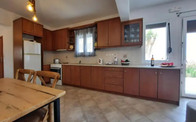Janakos View Apartment II with Pool