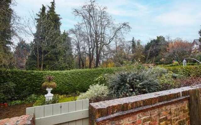 Host Stay Bentley Wynd