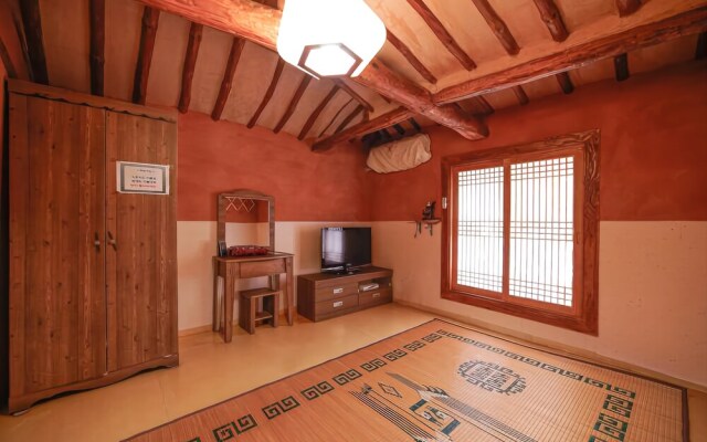 Ganghwa Jangbogo Hanok Pension