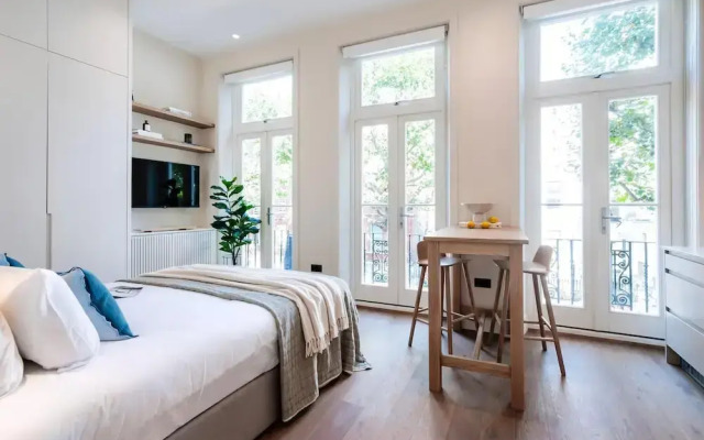 Stunning Studio Apartment, Moments From Earls Court Station