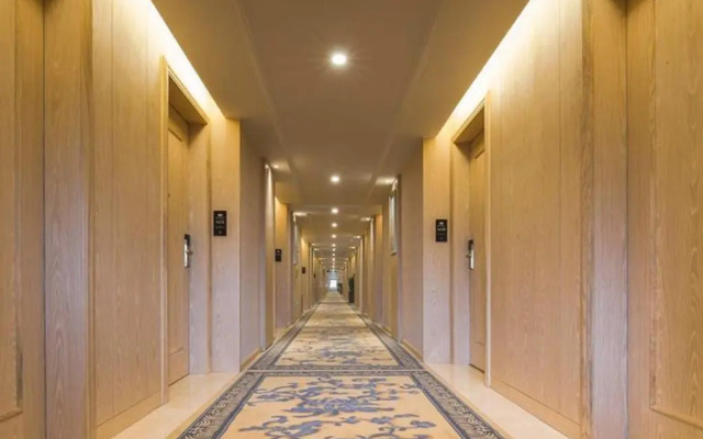 Vienna Hotel Shenzhen Huaqiangbei Branch