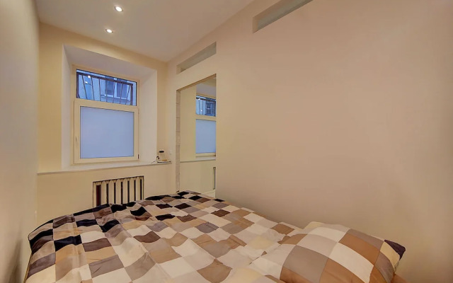 Home4day Apartment on Griboyedov Canal