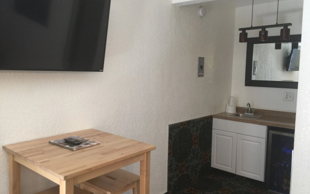 Tradewinds Hotel LAX Airport