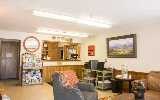 Flat Creek Inn