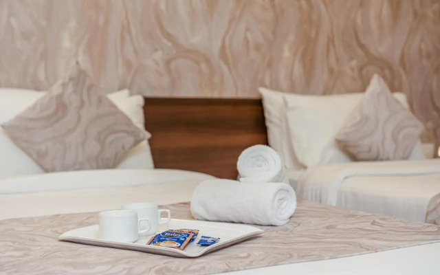 OYO Premium Light House Hill