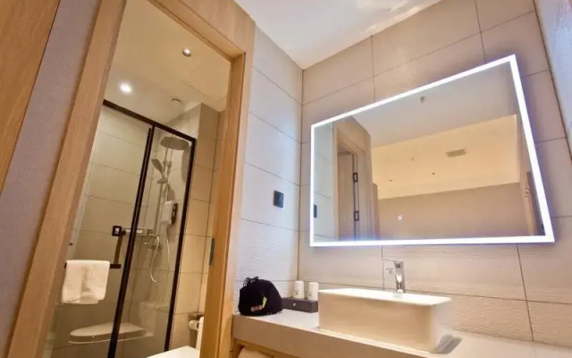 Greentree Inn Fuyang Linquan Magic Capital Busines
