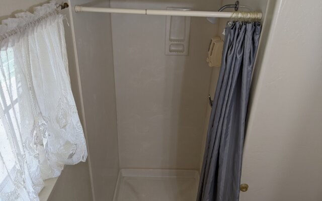 Hi-Lo Motel, Cafe and RV Park Mount Shasta Area