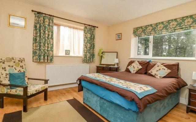 1 Pines Farm Cottages