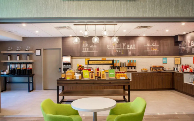 Hampton Inn & Suites by Hilton Edmonton St. Albert