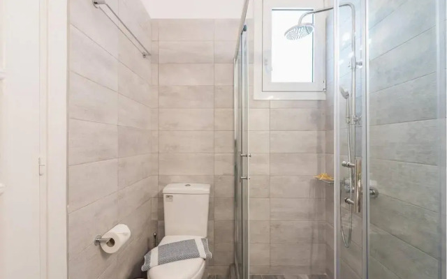 Casa Pamisou near Attiki metro station