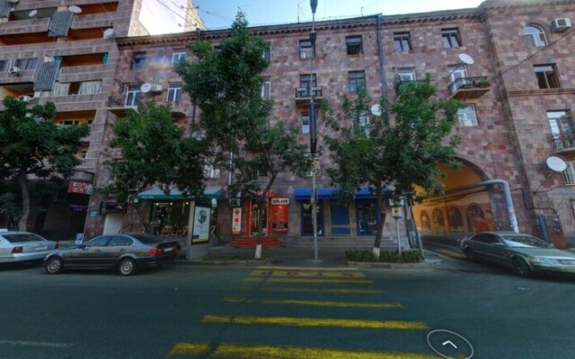 RIS Central Apartments Yerevan