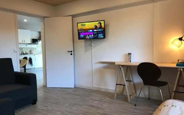 T2 rdc calme, idéalement placé, parking & jardin