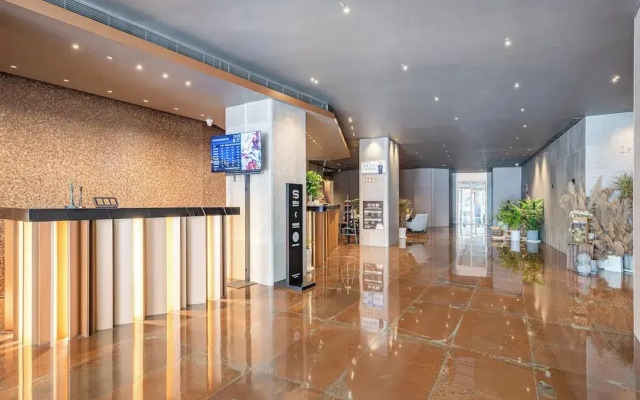 Guangzhou Tianhe Taikoo Hui Rezenxuan Hotel