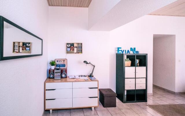 Pieds Dans L'eau - Lac Leman - 2 Min Evian - Spacieux