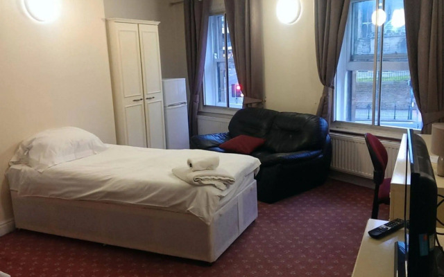 The Huddersfield Hotel