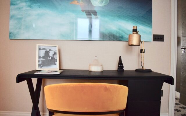 Bright Spacious 3 Bedroom Home in Chelsea