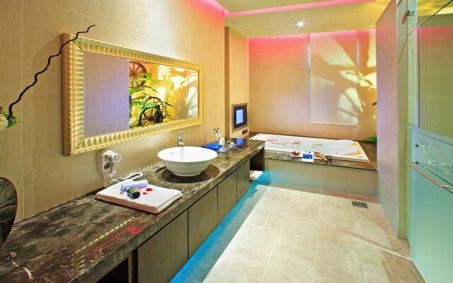 Blue Coast Spa Motel