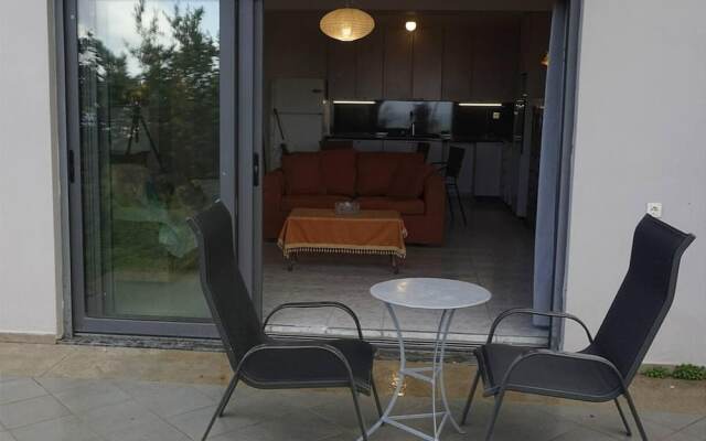 Lovely Modern Studio in Romanos Patras, Greece