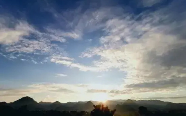 Xingyi Pinfengmingshuwanfeng