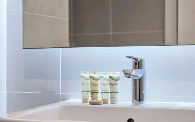 Canal View Studio Apt - Maison Prive