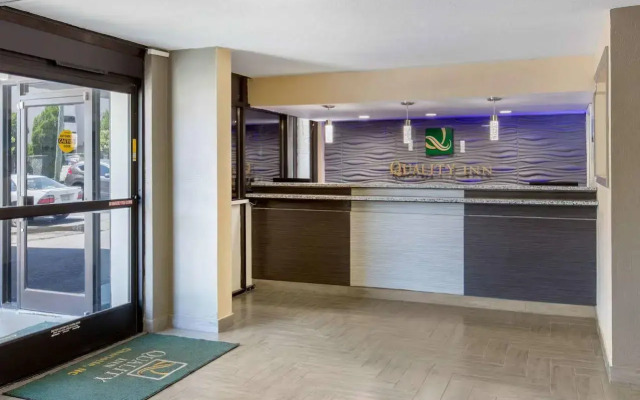 Quality Inn Airport-Near Uptown