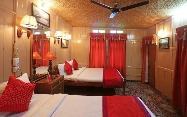 Ritz HouseBoat Srinagar