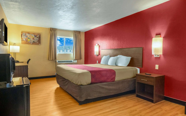 Econo Lodge Kent - Akron West