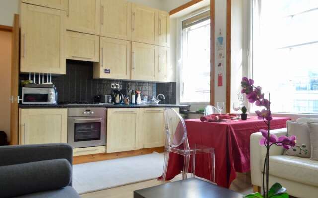 1 Bedroom Flat In Central Edinburgh