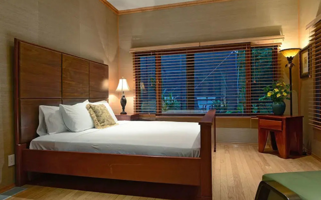 Chan Chich Lodge