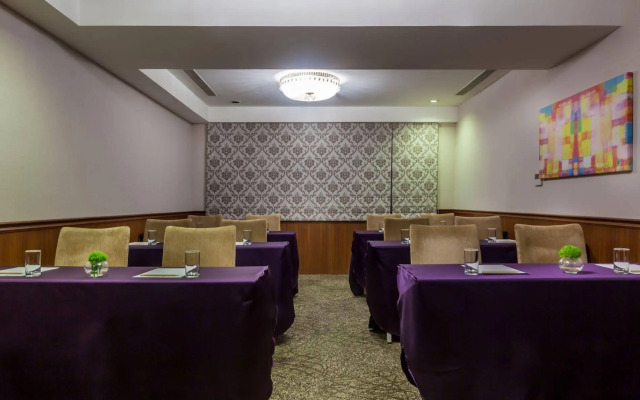 Hotel June