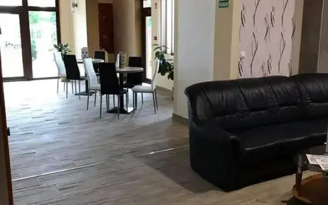 Royal Hotel