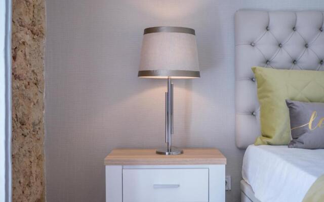 Brand New Downtown Apartment