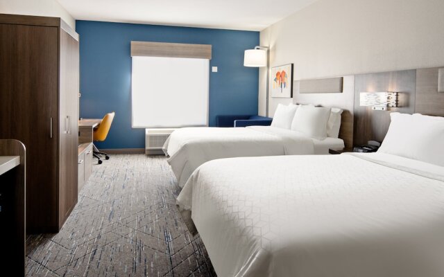 Holiday Inn Express & Suites Palm Desert - Millennium