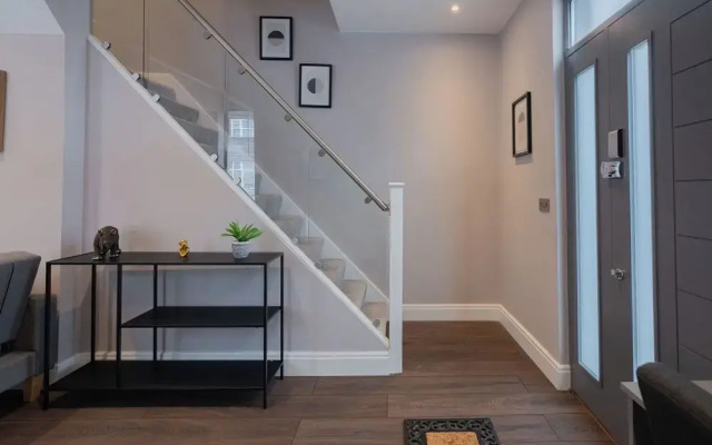 Stunning 3 Bedroom House-tottenham Stadium-parking