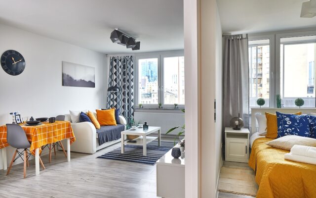 Srebrna Central Warsaw Apartment