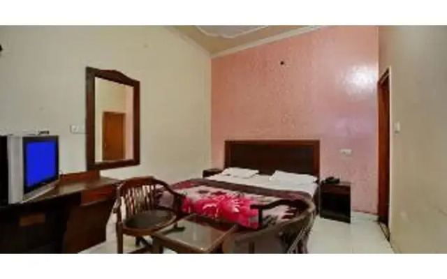 OYO 5853 Hotel Shingar Regency