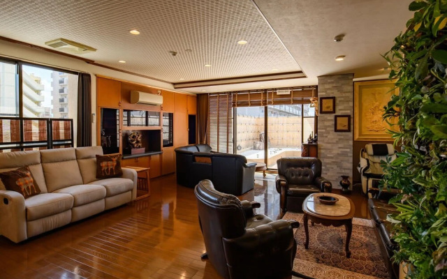 Strata Hotel