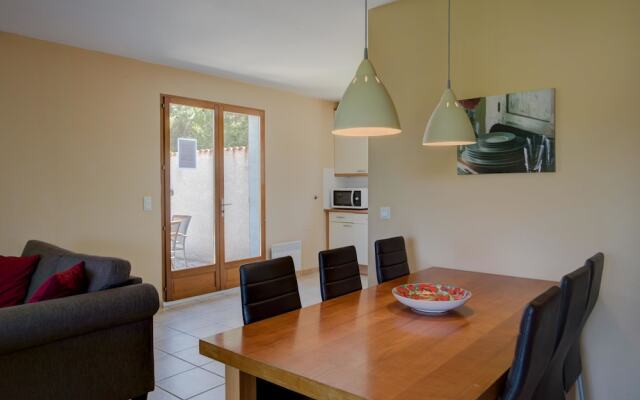 Cosy Villa in Félines-minervois With Swimming Pool