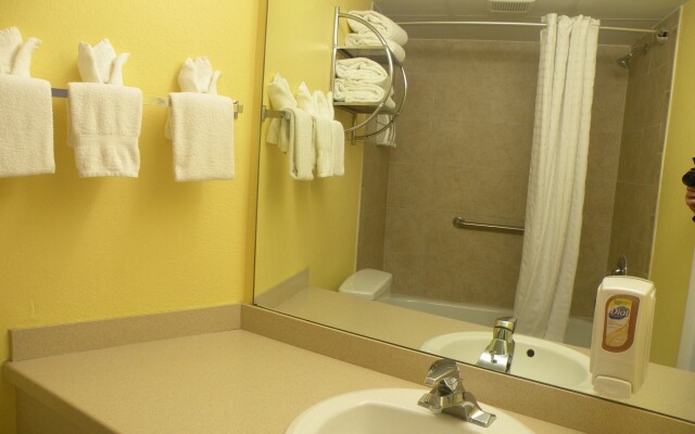 Pelican Pointe Clearwater Beach Hotel