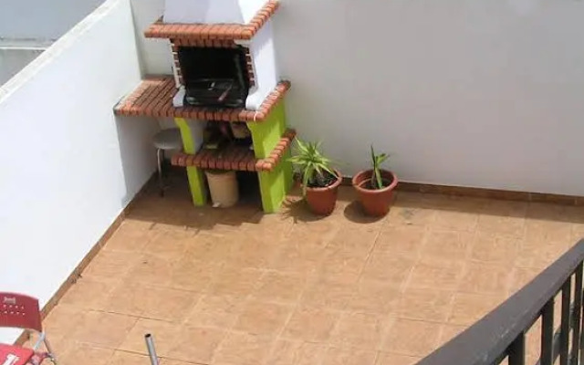 Surfing Baleal - Surf Camp And Surf School