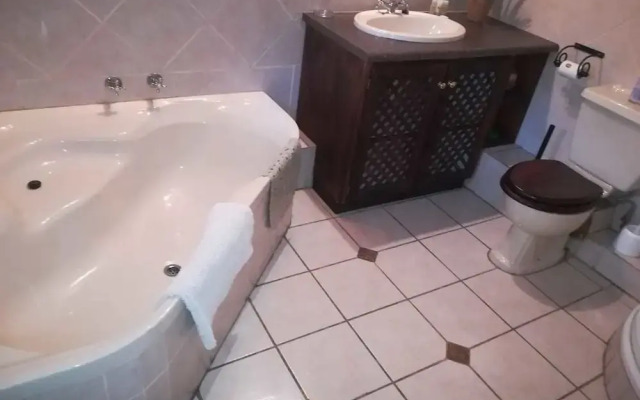 Khaya Africa Guesthouse and Spa