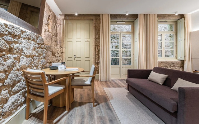 Guestready - Mezuzah Yellow