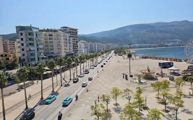 Holiday 2-bed Apartment Seaview
