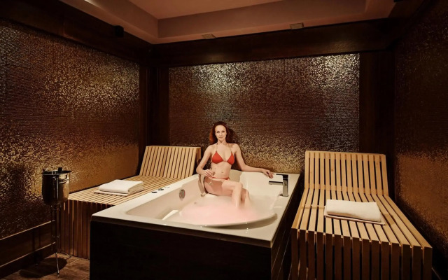 Grandezza Hotel Luxury Palace