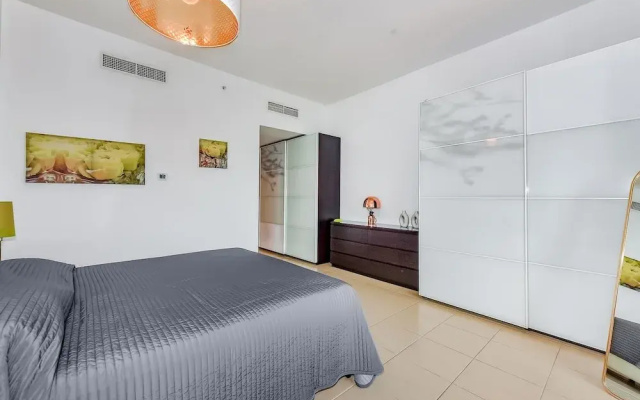 1BR Apartment with Marina View at Sadaf