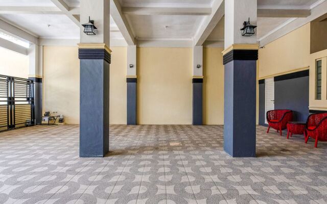 RedDoorz Syariah @ Kertomenanggal Surabaya