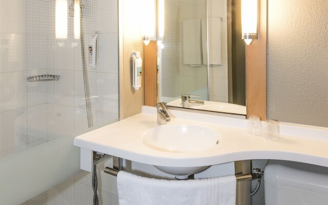 B&B HOTEL Amiens Centre Cathedrale